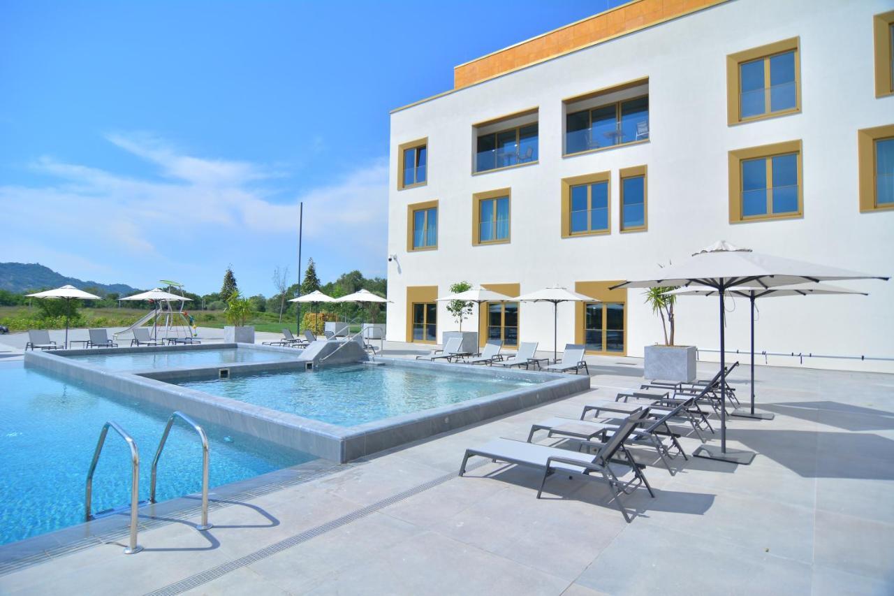 Mk Hotel Tirana Rinas Exterior photo The outdoor pool