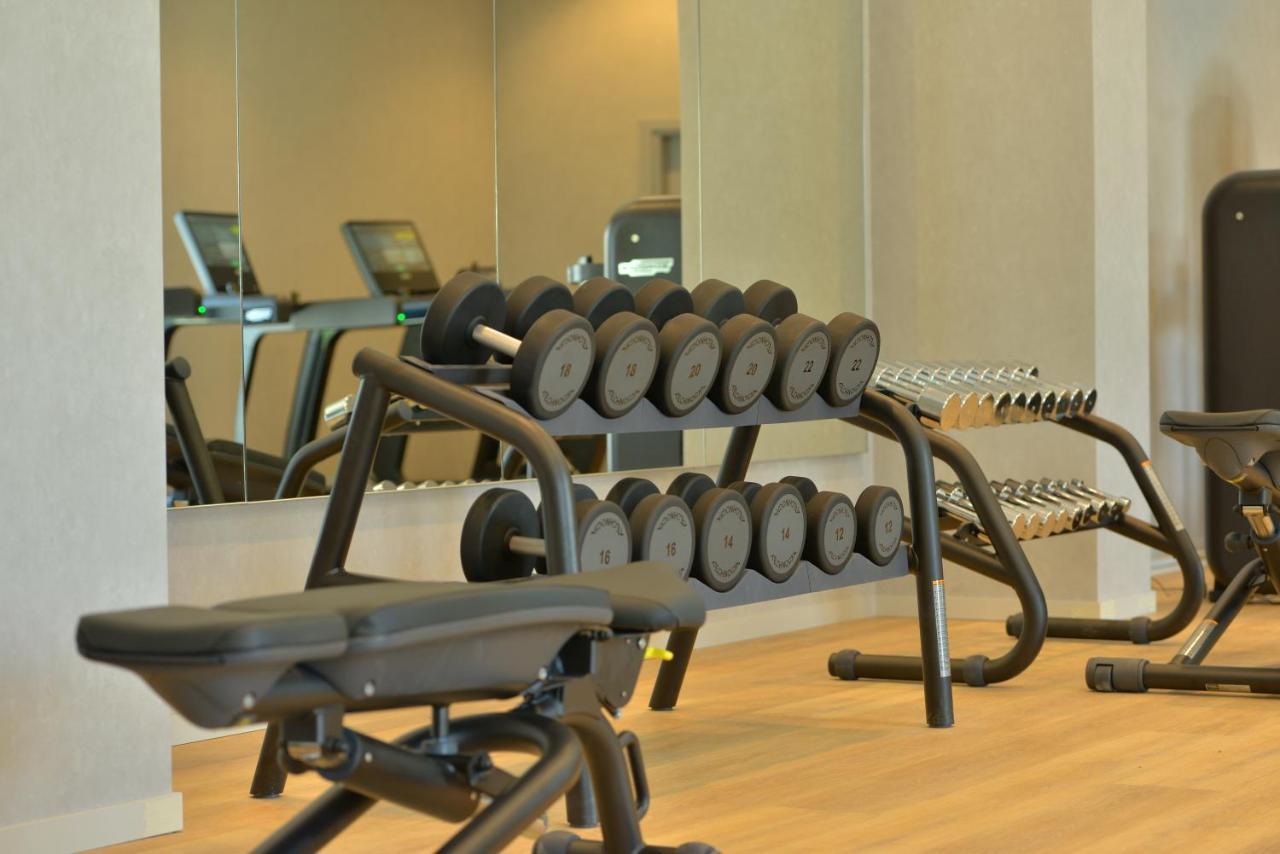 Mk Hotel Tirana Rinas Exterior photo Dumbbells