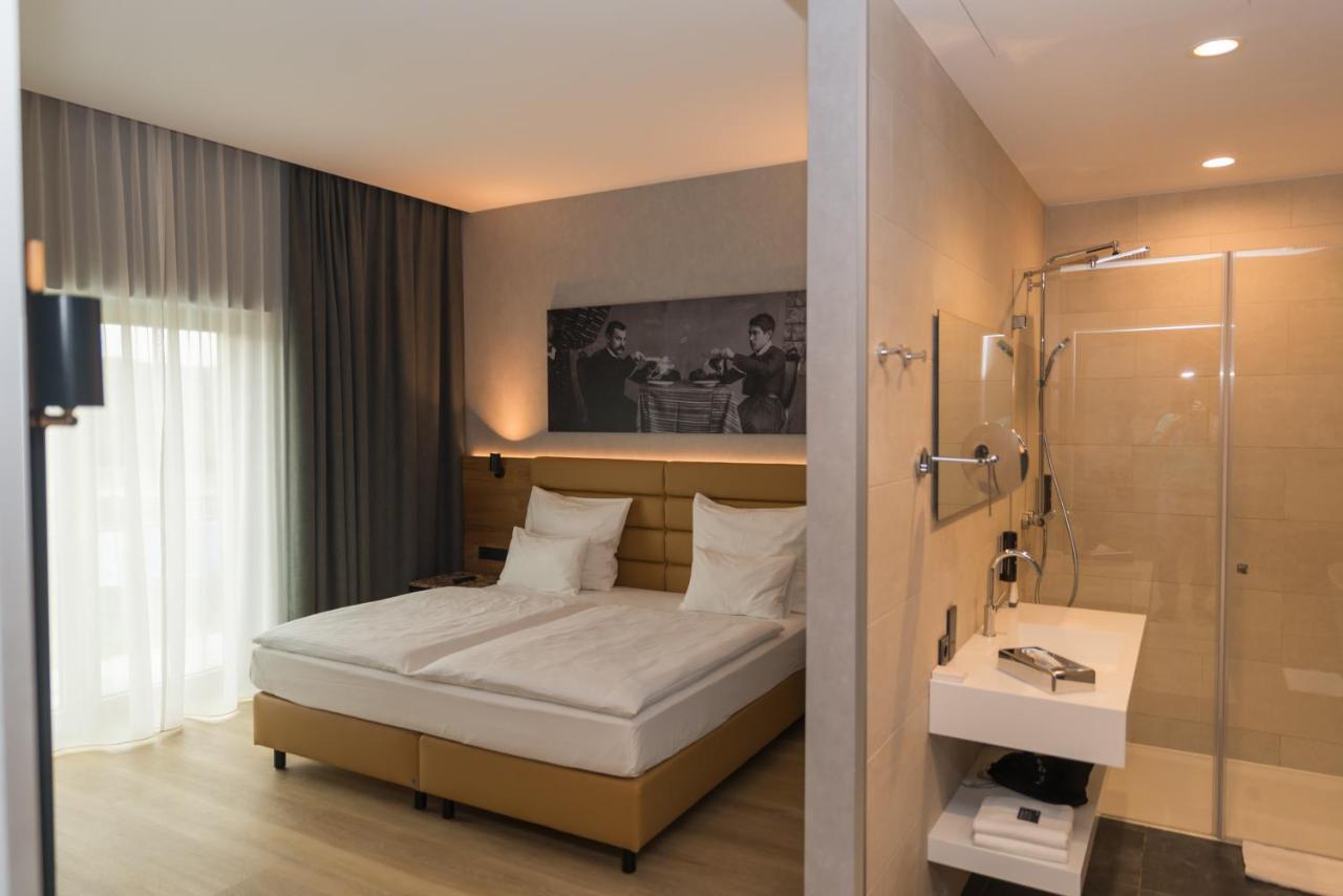Mk Hotel Tirana Rinas Exterior photo A room at the hotel