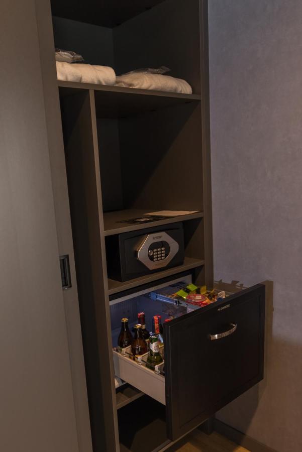 Mk Hotel Tirana Rinas Exterior photo A hotel safe